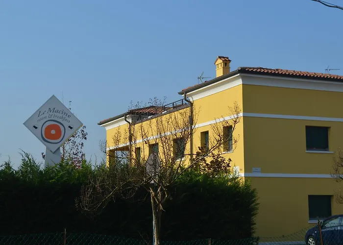 Le Macine Oda ve Kahvaltı 3*